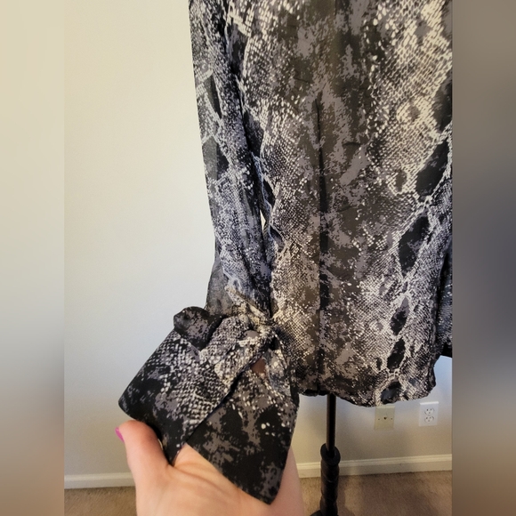 Snake Print Ruffle Blouse - Picture 4 of 8